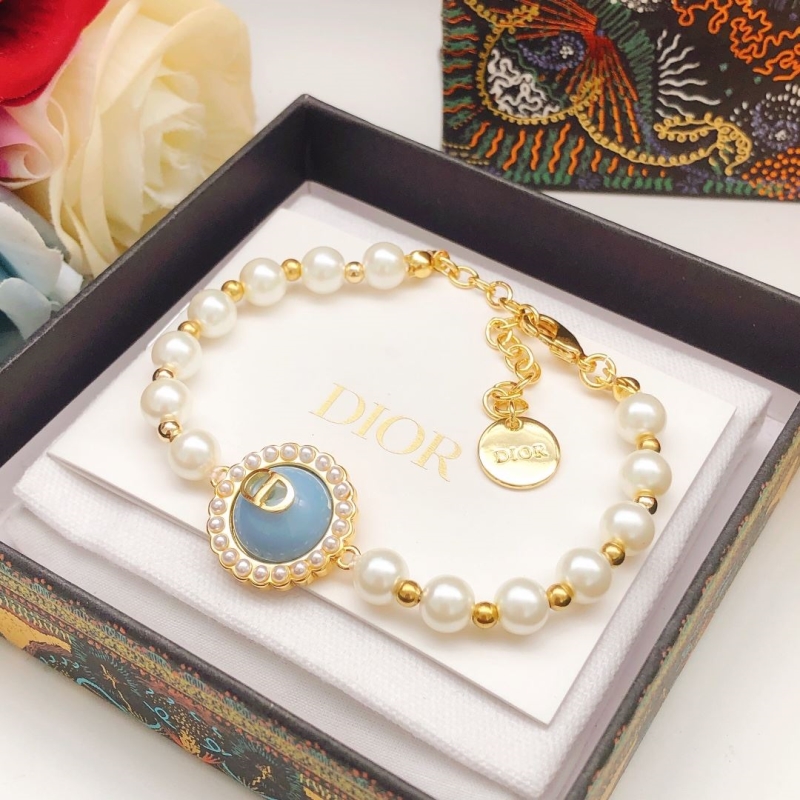 chr1st1an D10r bracelets